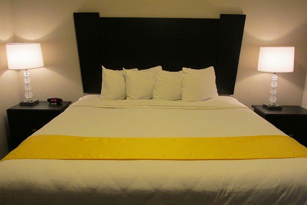 Okoboji Inn & Suites Milford Exteriör bild