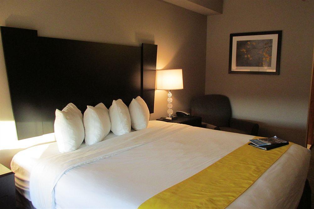 Okoboji Inn & Suites Milford Exteriör bild